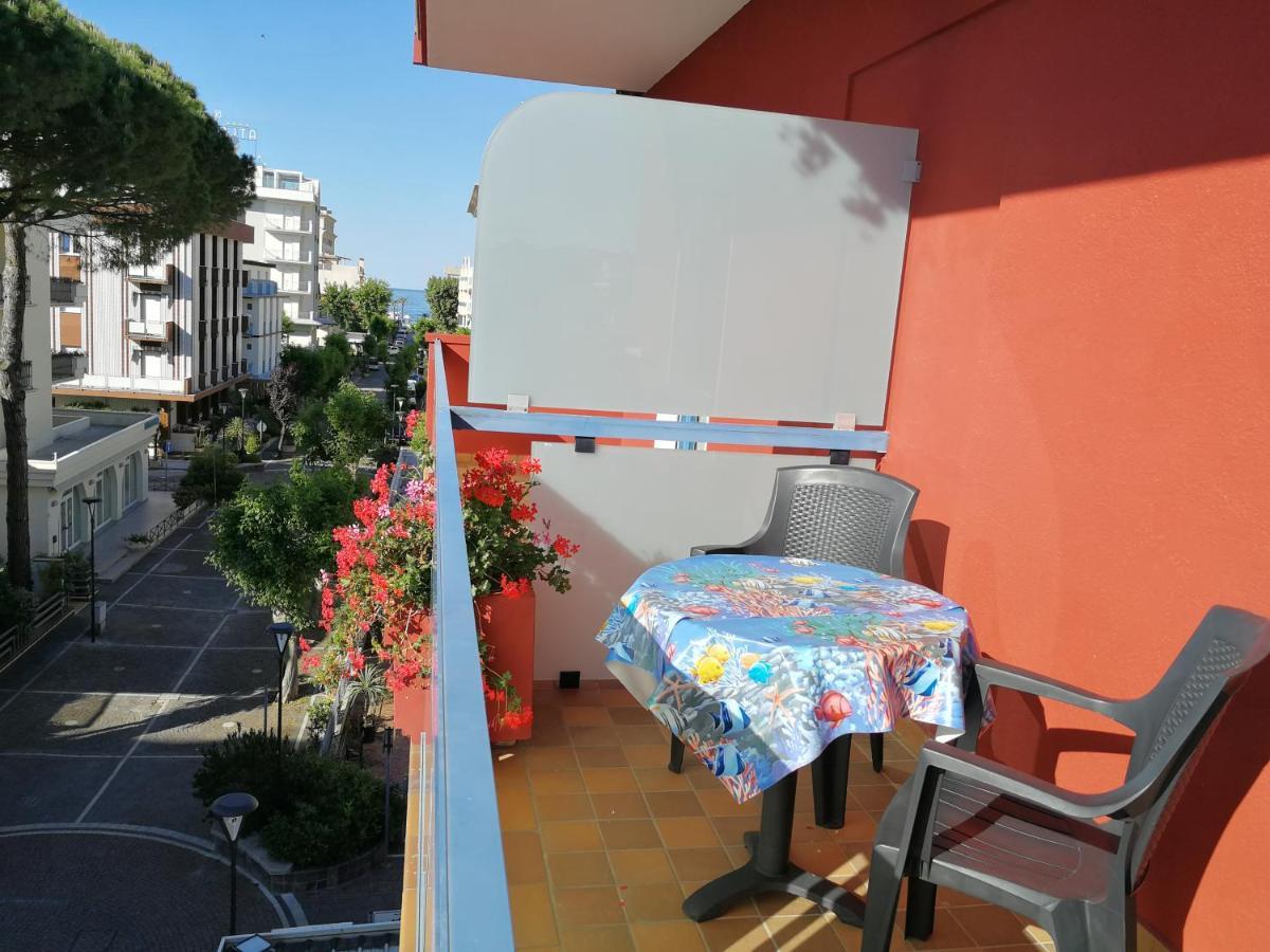 Hotel Tivoli Misano Adriatico Kültér fotó