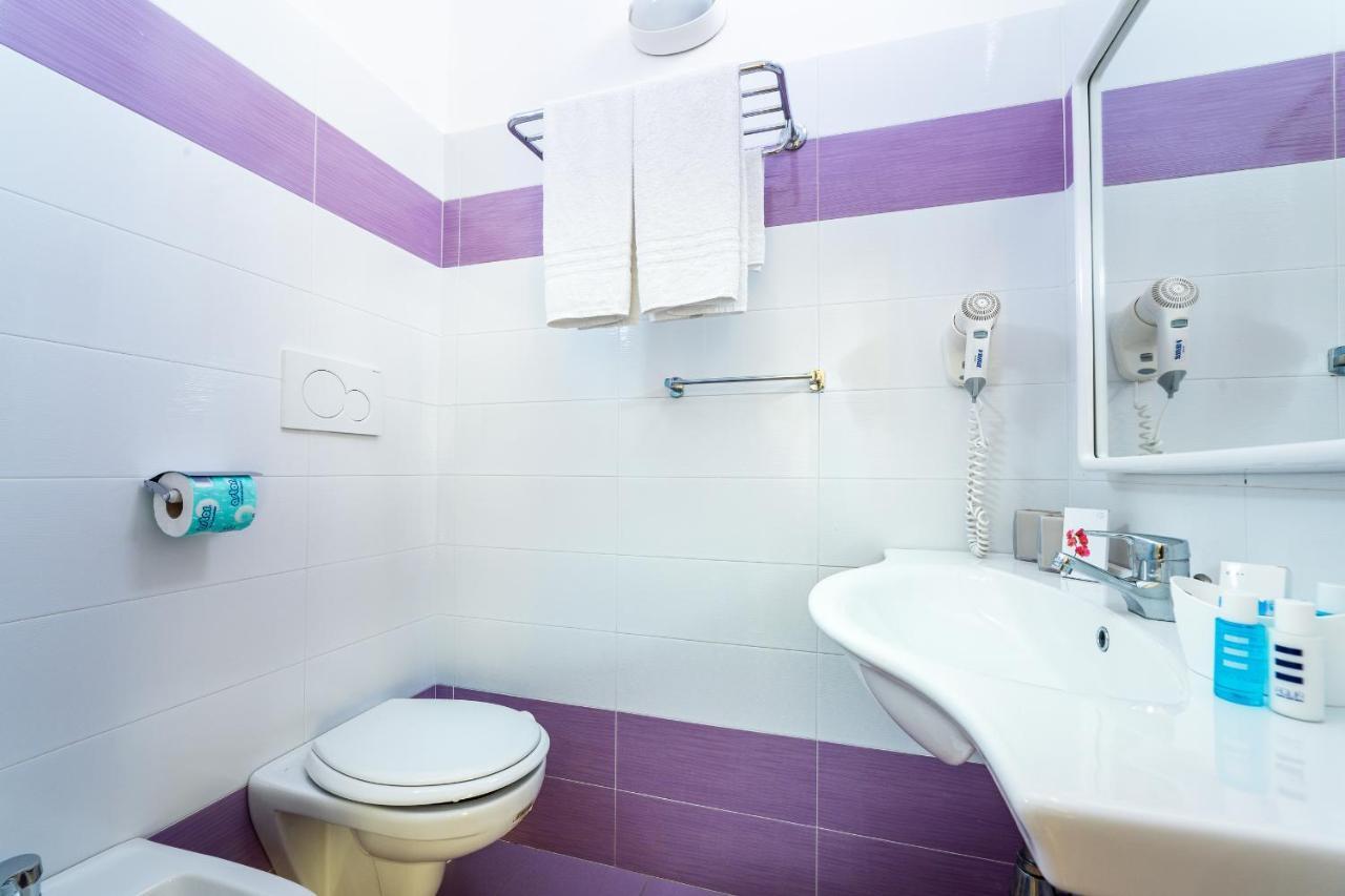 Hotel Tivoli Misano Adriatico Kültér fotó