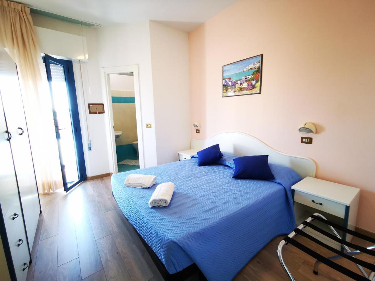 Hotel Tivoli Misano Adriatico Kültér fotó